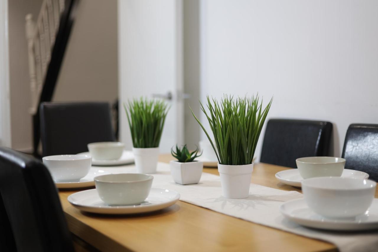 5 Bed Town House Within City Centre And Sleeps Up To 11 With Sky And Netflix Birmingham Ngoại thất bức ảnh